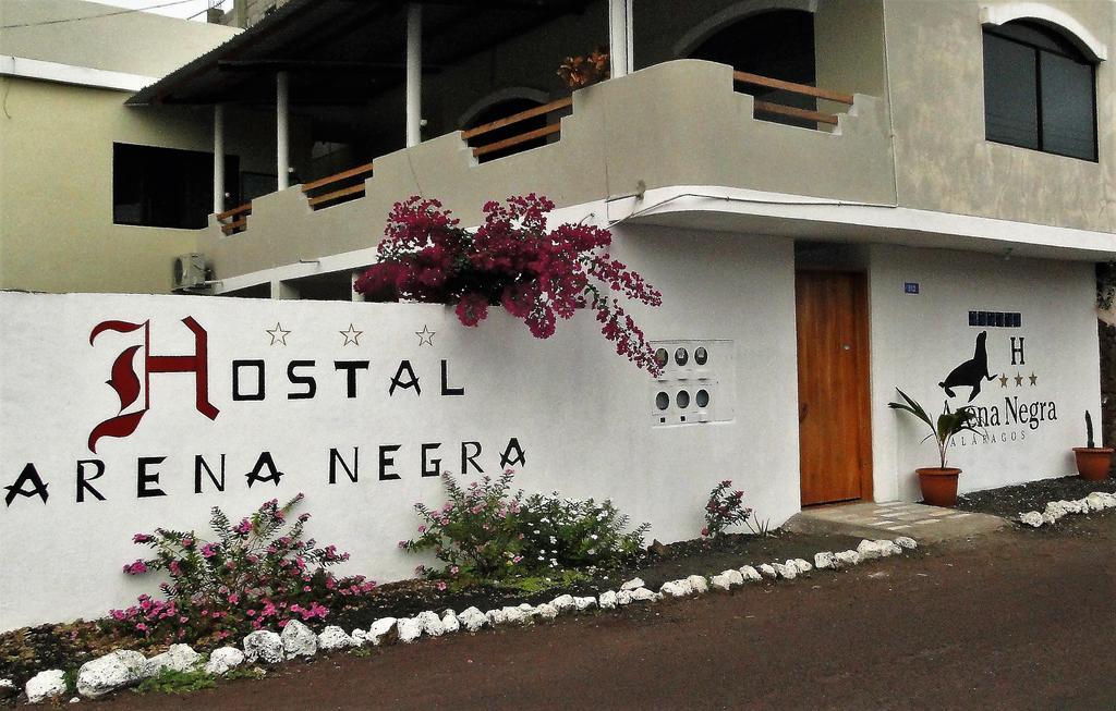 Hostal Arena Negra Puerto Ayora  Exteriör bild