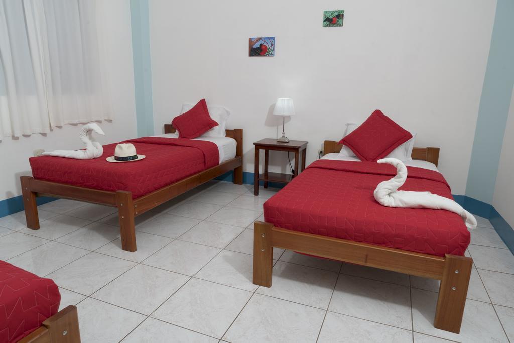 Hostal Arena Negra Puerto Ayora  Exteriör bild