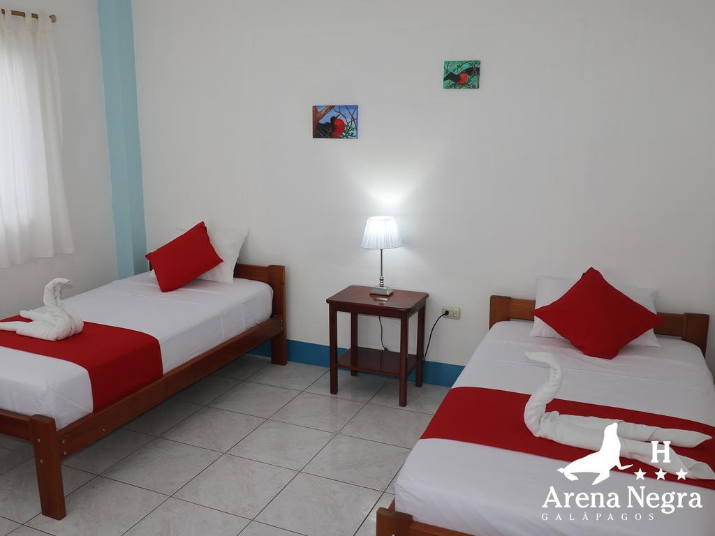 Hostal Arena Negra Puerto Ayora  Exteriör bild
