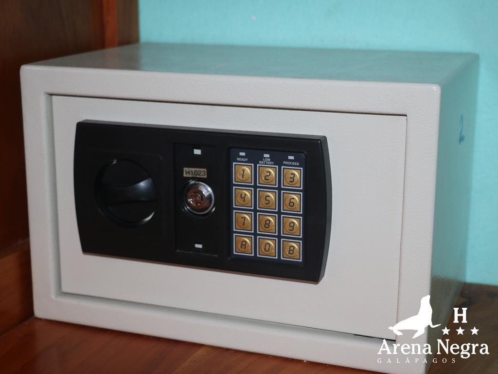 Hostal Arena Negra Puerto Ayora  Exteriör bild