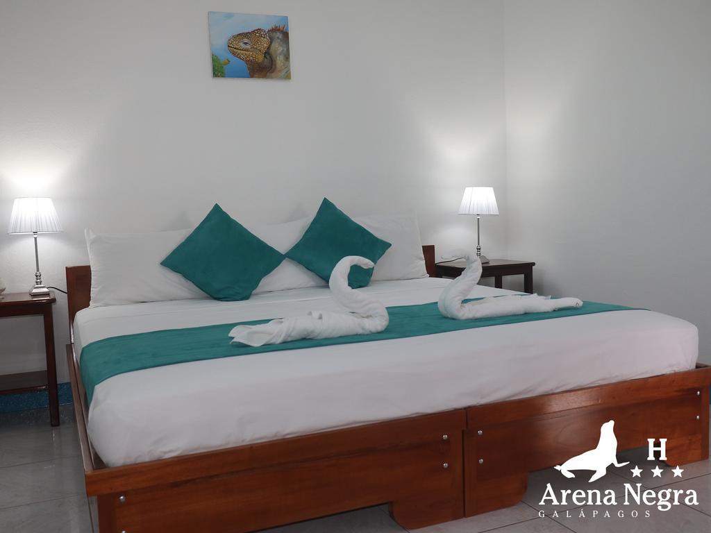 Hostal Arena Negra Puerto Ayora  Exteriör bild