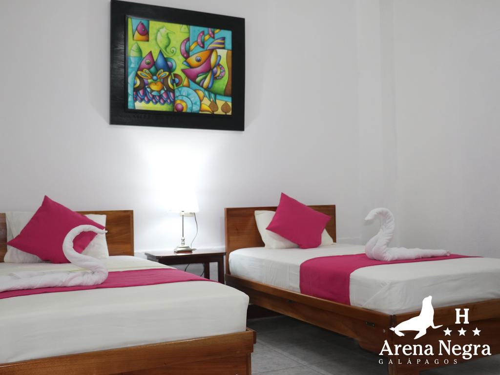 Hostal Arena Negra Puerto Ayora  Exteriör bild