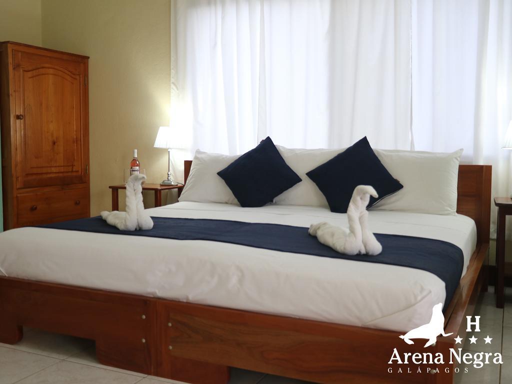 Hostal Arena Negra Puerto Ayora  Exteriör bild