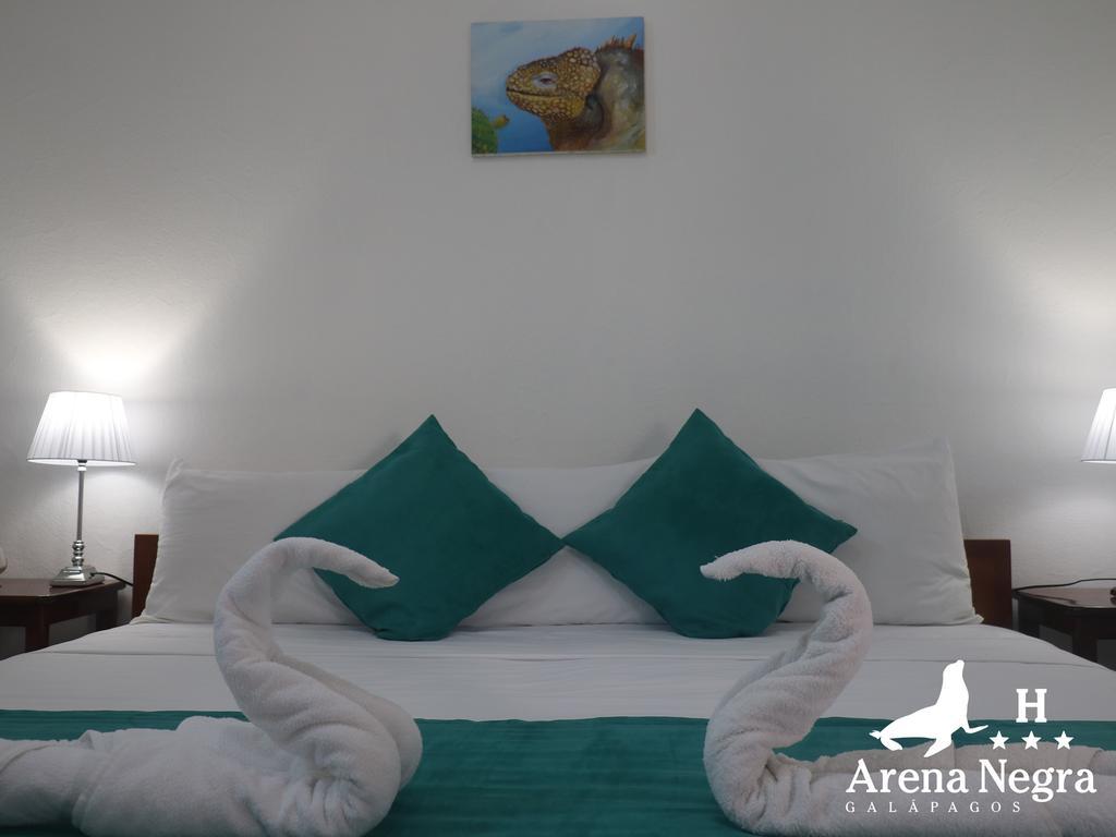 Hostal Arena Negra Puerto Ayora  Exteriör bild
