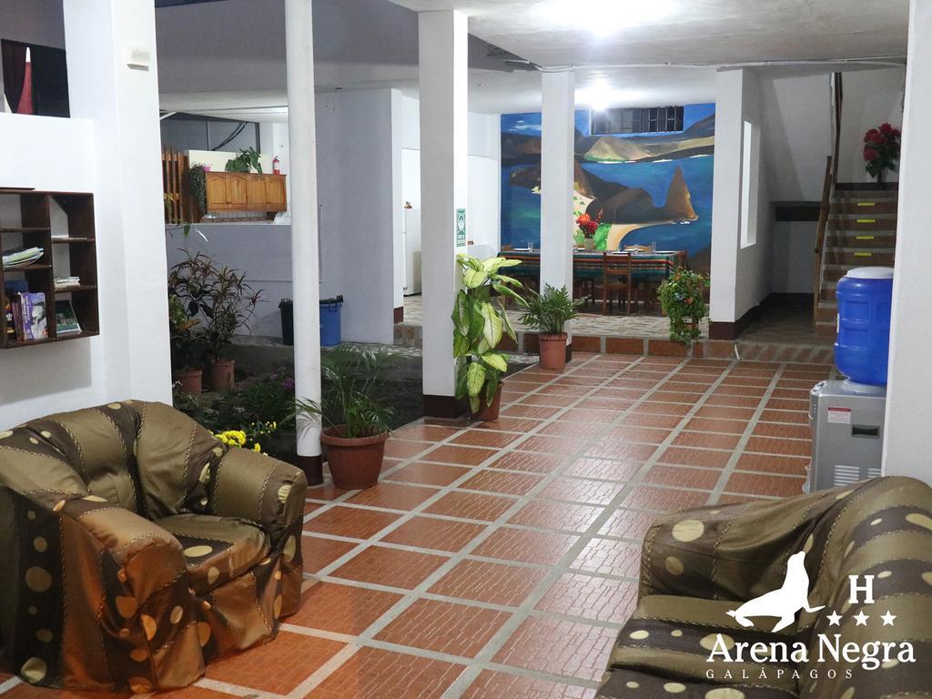 Hostal Arena Negra Puerto Ayora  Exteriör bild