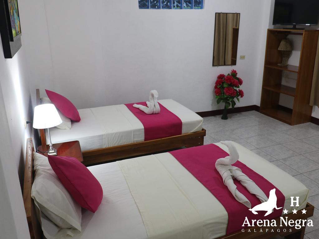 Hostal Arena Negra Puerto Ayora  Exteriör bild