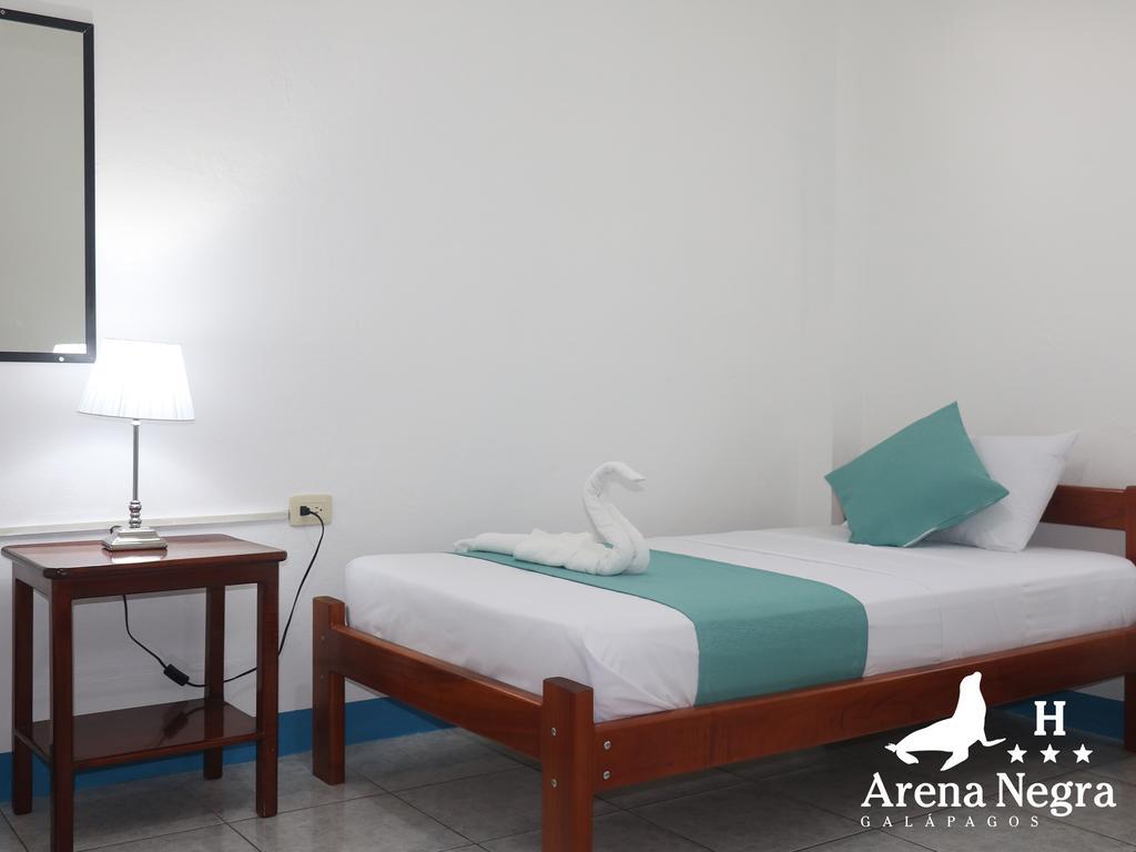 Hostal Arena Negra Puerto Ayora  Exteriör bild