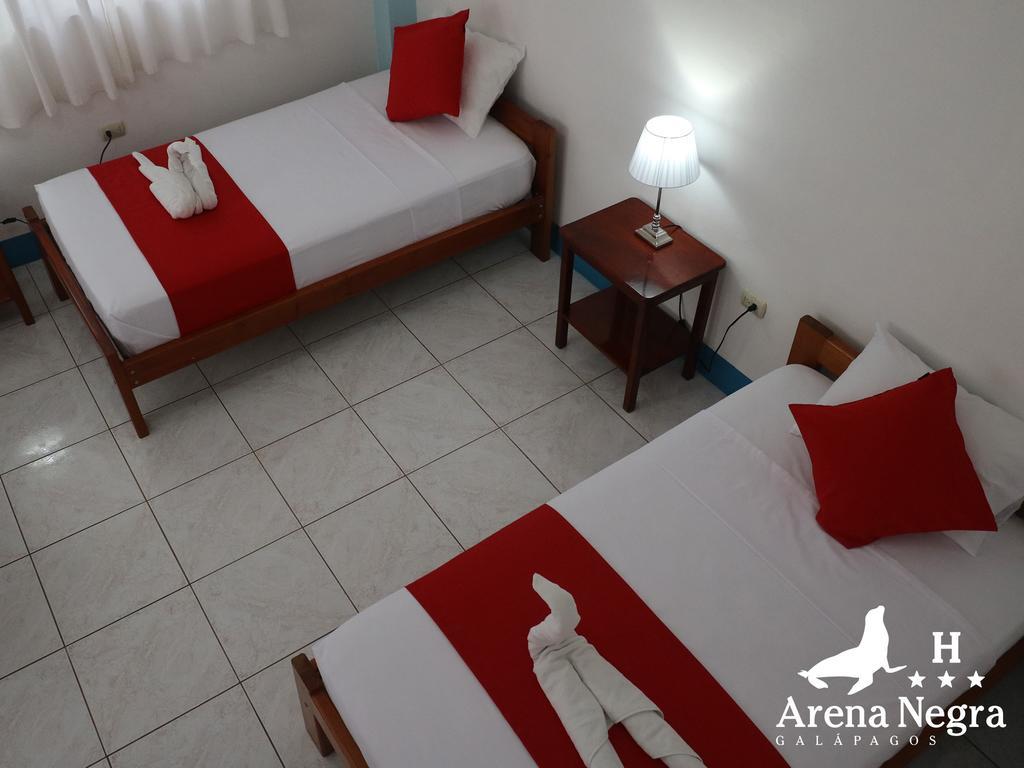 Hostal Arena Negra Puerto Ayora  Exteriör bild