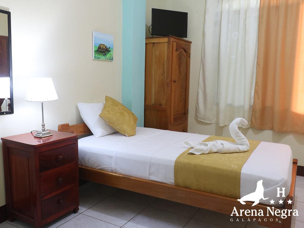 Hostal Arena Negra Puerto Ayora  Exteriör bild