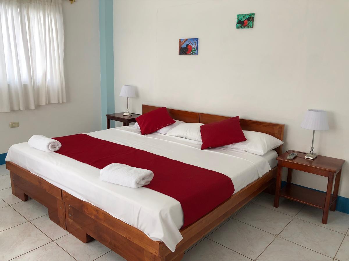Hostal Arena Negra Puerto Ayora  Exteriör bild