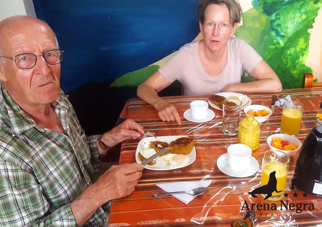 Hostal Arena Negra Puerto Ayora  Exteriör bild