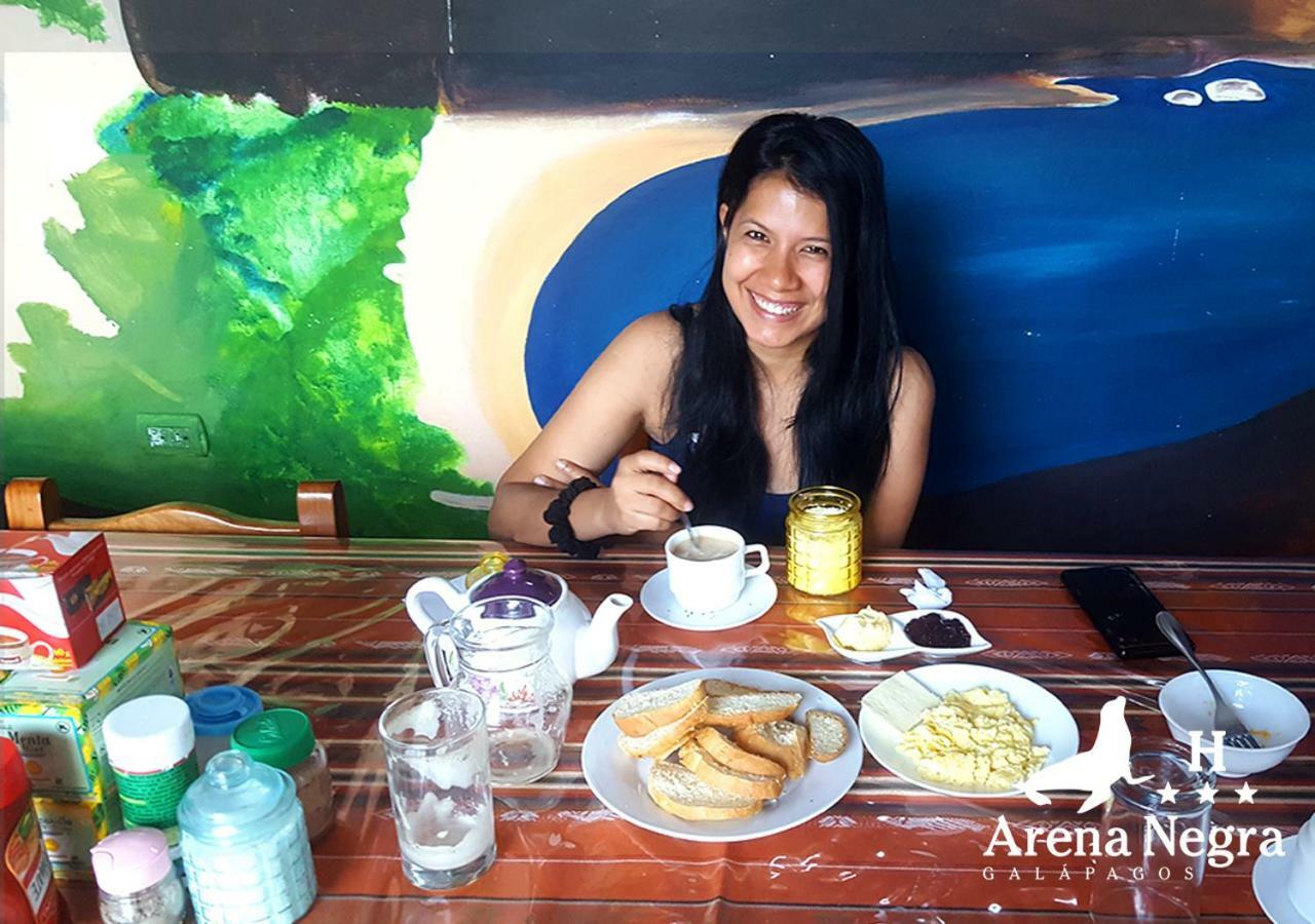 Hostal Arena Negra Puerto Ayora  Exteriör bild