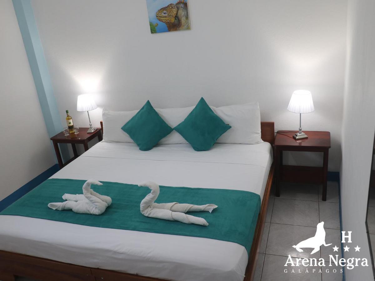 Hostal Arena Negra Puerto Ayora  Exteriör bild